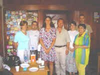 Gruppenbild mit Redaktion (von Links nach rechts: Irina Adamescu, Florin Lungu, Linda Matt, Helmut Matt, Julianne Thois, Mariana Stoican und Laurentiu Diaconu) 